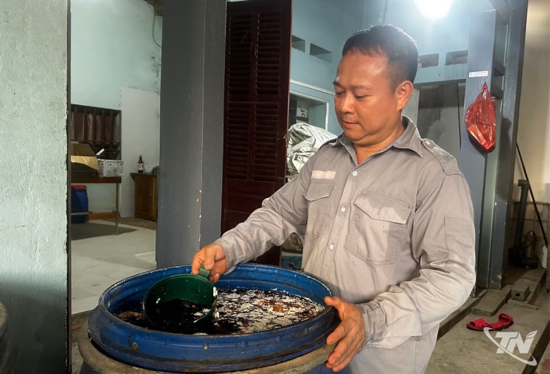 Tự làm men vi sinh, giảm chi phí chăn nuôi